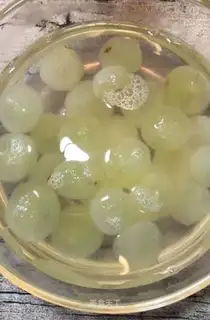 Grape cans
