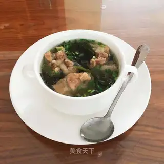 Ribbon seaweed soup