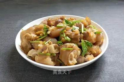Scrambling pigs' feet