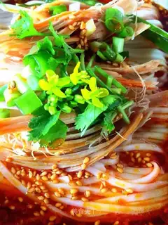Spicy chicken noodles