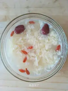 Wine and egg round