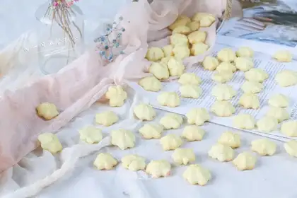 Baby's egg cookies