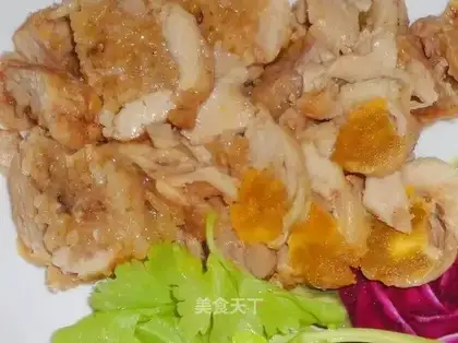 A chicken leg bag with salted rice