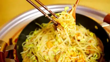 Hot cabbage and gravy