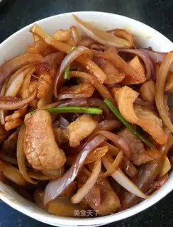 Onion fried meat