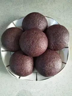 Black rice buns