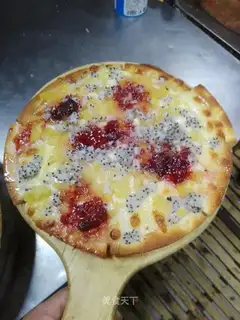 Fruit pizza