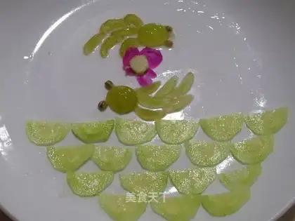 Fish play leaves
