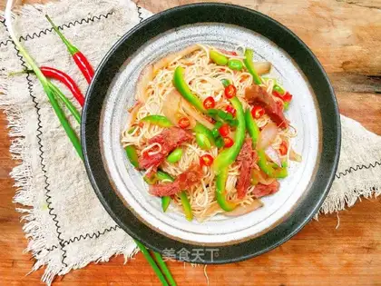 Cheese and beef noodles