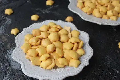 Little star yolk cookies