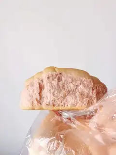 Cream cream, full of wheat potato bread