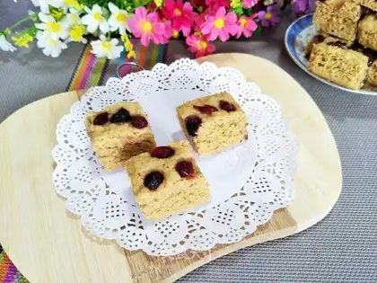 Cranberry rice cake