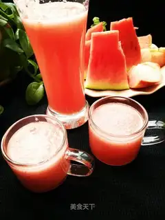 Peaches mixed with juice