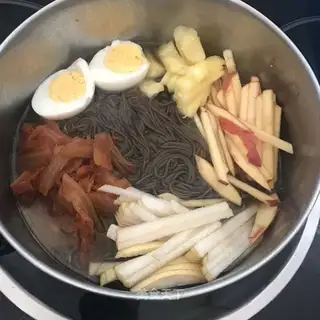 Self-refrigerated soup root powder