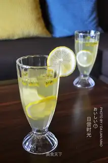 Bronco-cracker lemon tea