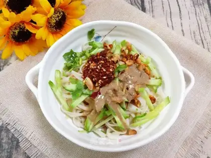 Cool noodles