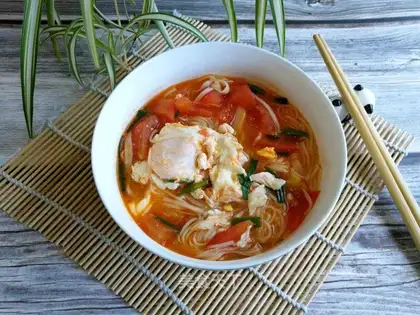 Tomato egg noodles