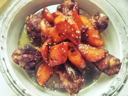 Red roasted chicken wings