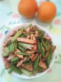 Celery fried beans