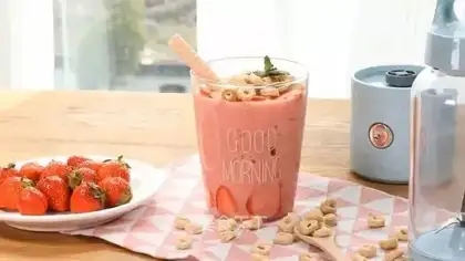 Strawberry shakes