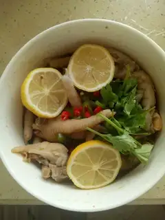 Spicy lemon claws