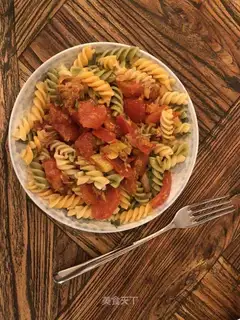 Tomato tuna pasta