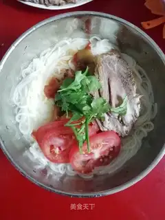 Tomato beef noodles