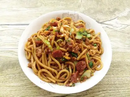 Meat sausage and rice powder