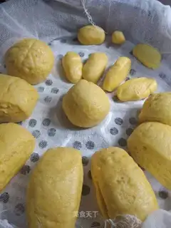 Pumpkin buns