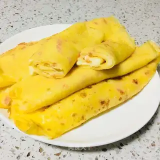Tomato cheese omelet