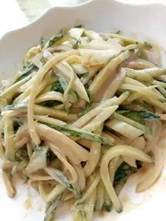 Sesame sauce with cucumbers