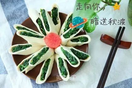 Spinach sesame rolls