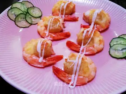 Cheese and potatoes and shrimp