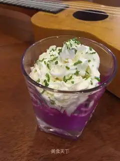 Flamingo ice cream to cover the snow top