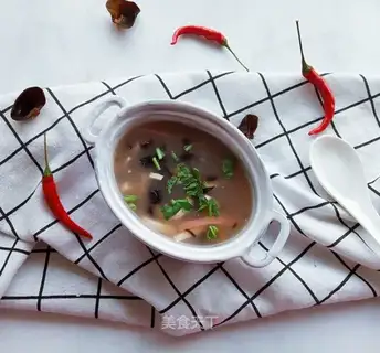 Home eats spicy soup