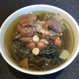 Almond lily soup