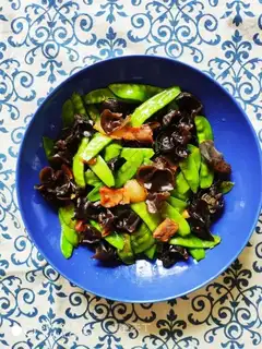 Dutch soy-mole