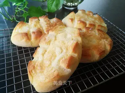 Scramble-shaped sugar, butter pack