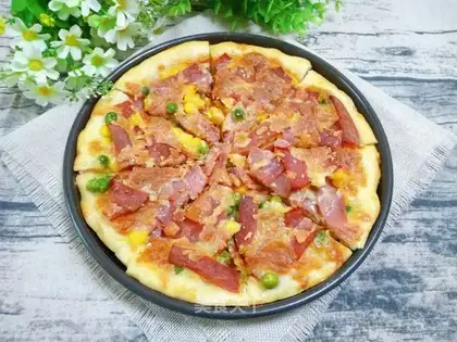 Sweet pea corn ham pizza