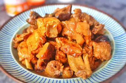 A salsa sauce and mushroom chicken