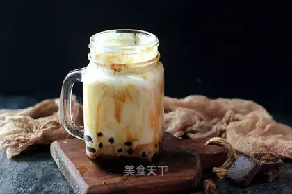 Black sugar pearl milk and milk tea