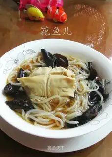 The black-mucked ear makes rice powder