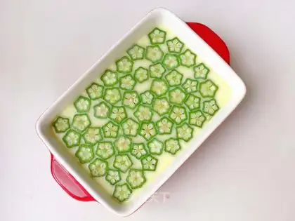 Autumn steamed eggs
