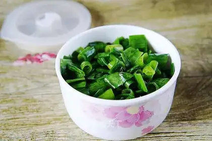Onion leaves