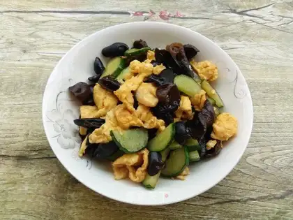 cucumber black-mucked eggs