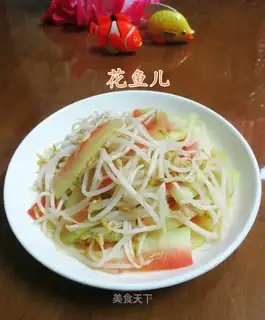 Watermelon peeled green bean sprouts
