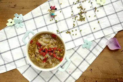 Green bean silver ear soup