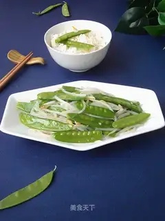 Bean sprouts and Dutch beans