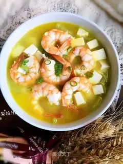 Shrimp tofu melon soup