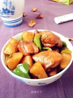 Chicken leg and potatoes